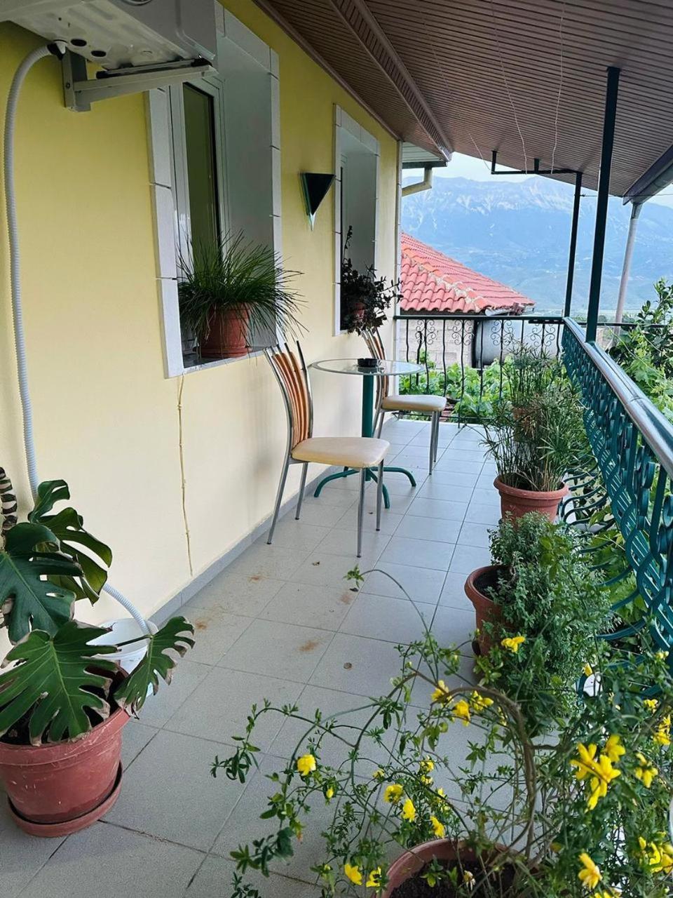 Geri Guesthouse Gjirokastër Exterior foto